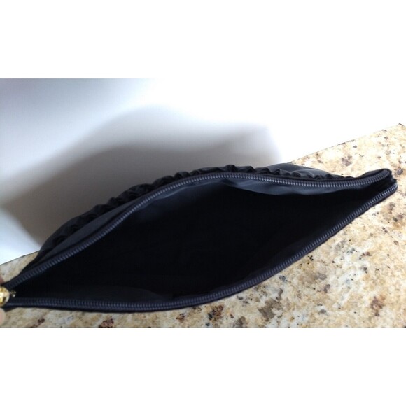 Donna Karan DK Cosmetics Black Zippered Makeup Toiletry Travel Bag Wristlet NEW - Picture 7 of 16